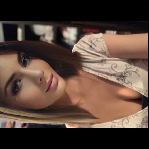 Meet your Posher, Bria - Picture 2 of 7